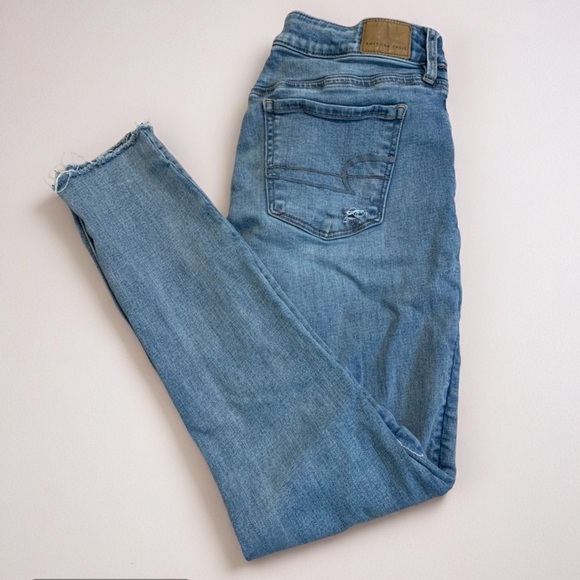 💜 American Eagle Outfitters Super Stretch Skinny Jeans, Raw Hem, Size 8 Regular - Picture 1 of 8
